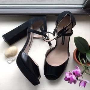 NWOB French Connection Suede/Nubuck Platform Heels